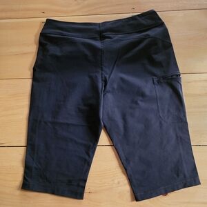Duluth Trading Co Women's Black Athletic Shorts